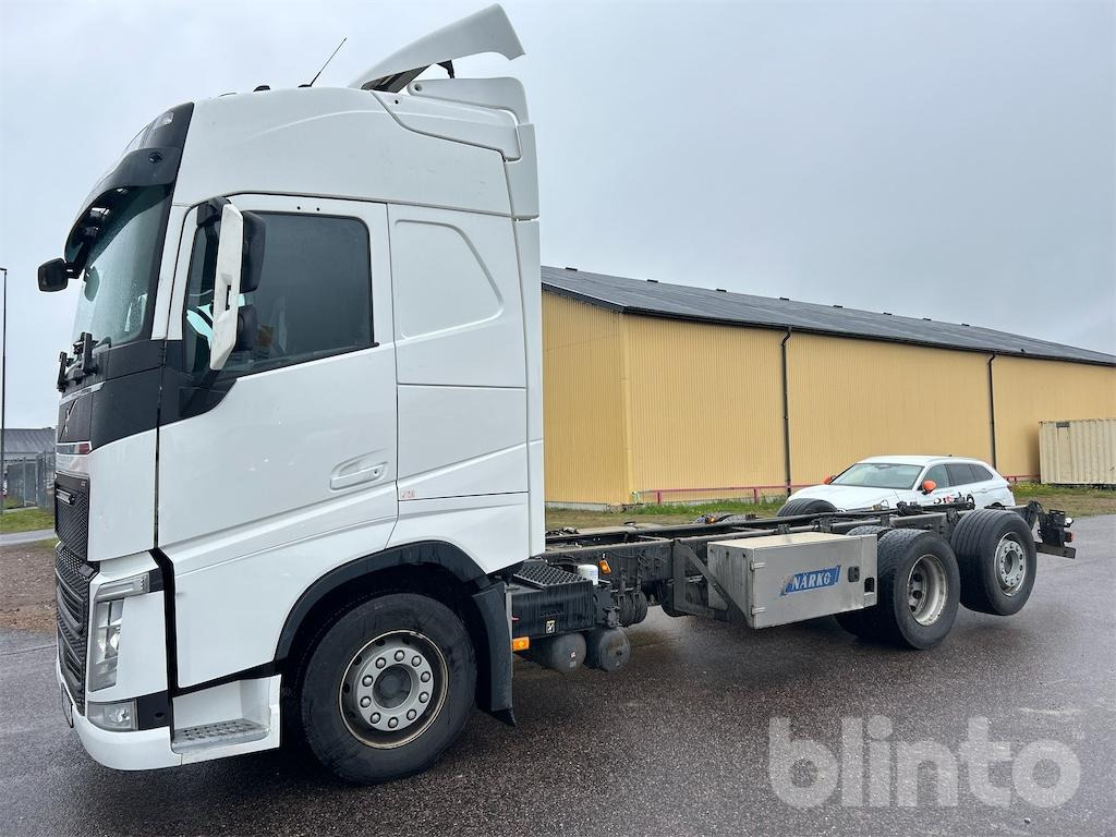 VOLVO FH 6x2 - Камион со кабинска шасија: слика 1 VOLVO FH 6x2 - Камион со кабинска шасија: слика 1