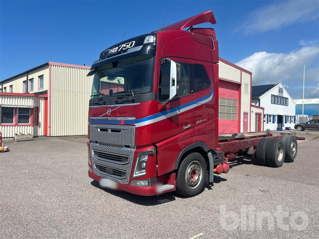 VOLVO FH16 750 - Камион со кабинска шасија: слика 2 VOLVO FH16 750 - Камион со кабинска шасија: слика 2