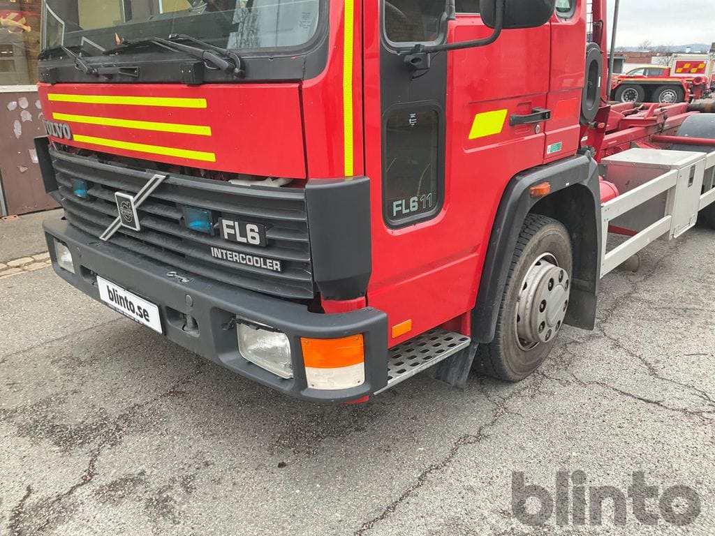 VOLVO FL 611 4X2 - Камион со кука за подигање: слика 5 VOLVO FL 611 4X2 - Камион со кука за подигање: слика 5