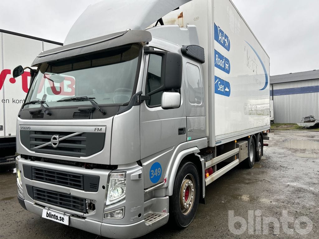 VOLVO FM 6X2 - Камион сандучар: слика 1 VOLVO FM 6X2 - Камион сандучар: слика 1