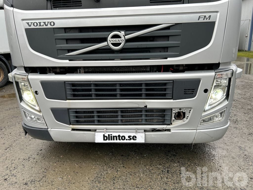 VOLVO FM 6X2 - Камион сандучар: слика 2 VOLVO FM 6X2 - Камион сандучар: слика 2