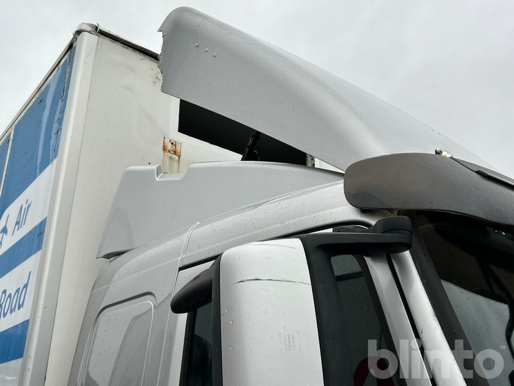 Камион сандучар VOLVO FM 6X2: слика 17