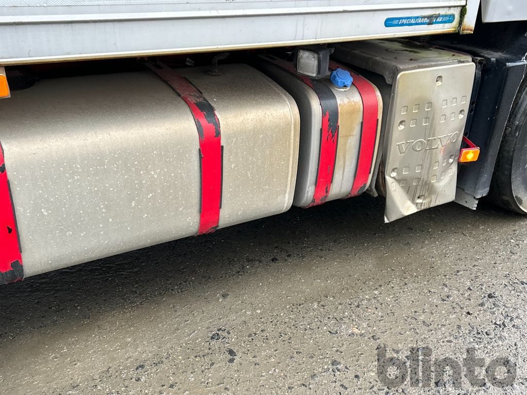 Камион сандучар VOLVO FM 6X2: слика 39