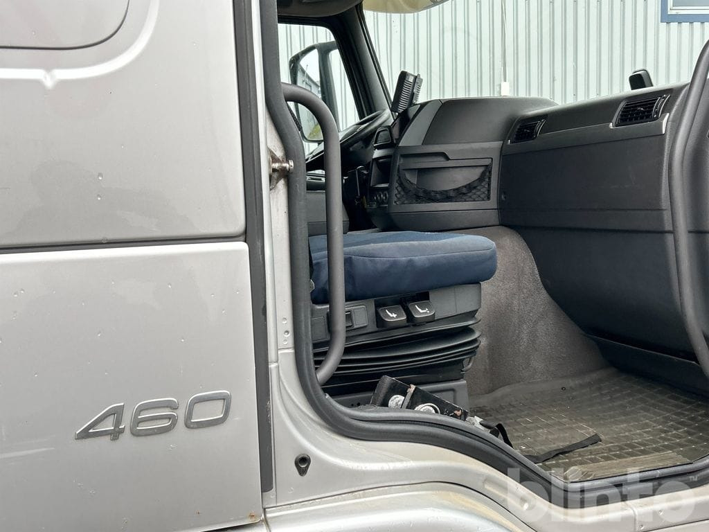 Камион сандучар VOLVO FM 6X2: слика 22