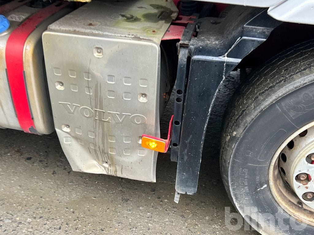 Камион сандучар VOLVO FM 6X2: слика 37