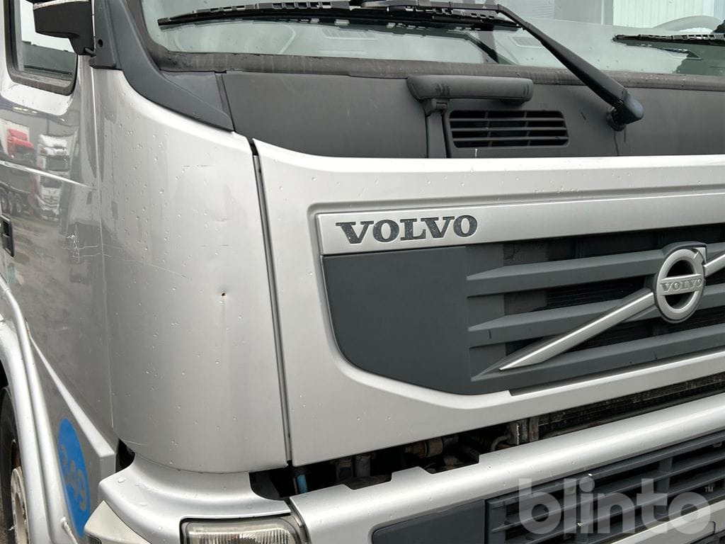 Камион сандучар VOLVO FM 6X2: слика 15