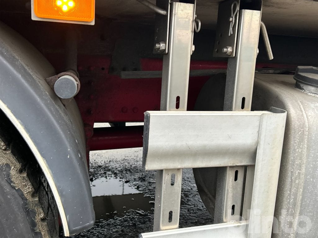 Камион сандучар VOLVO FM 6X2: слика 42