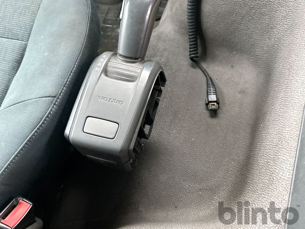 Камион сандучар VOLVO FM 6X2: слика 33