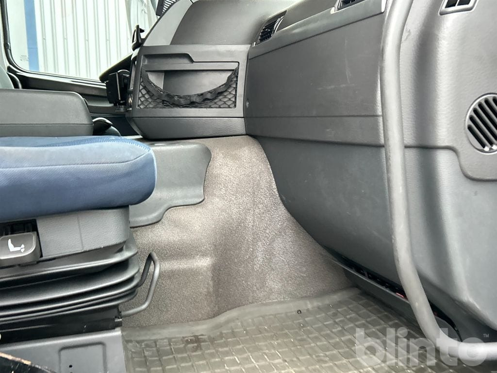 Камион сандучар VOLVO FM 6X2: слика 24