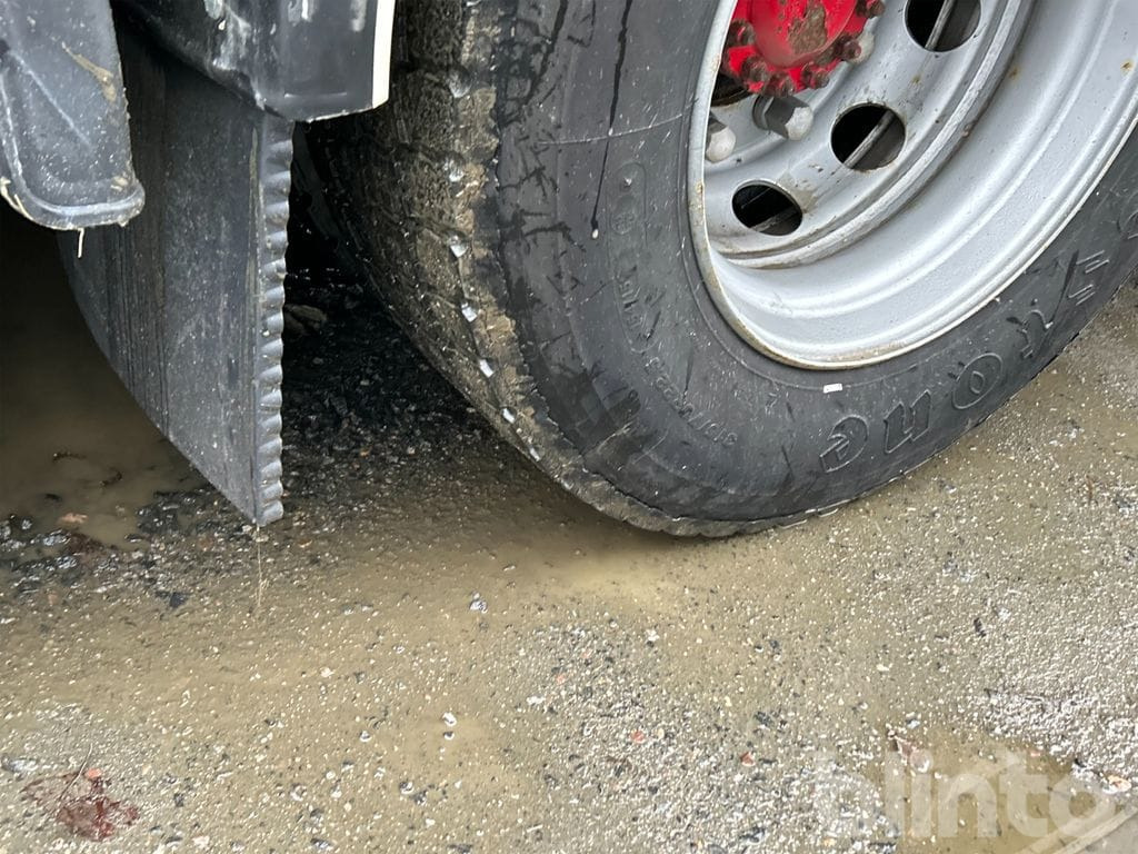 Камион сандучар VOLVO FM 6X2: слика 45