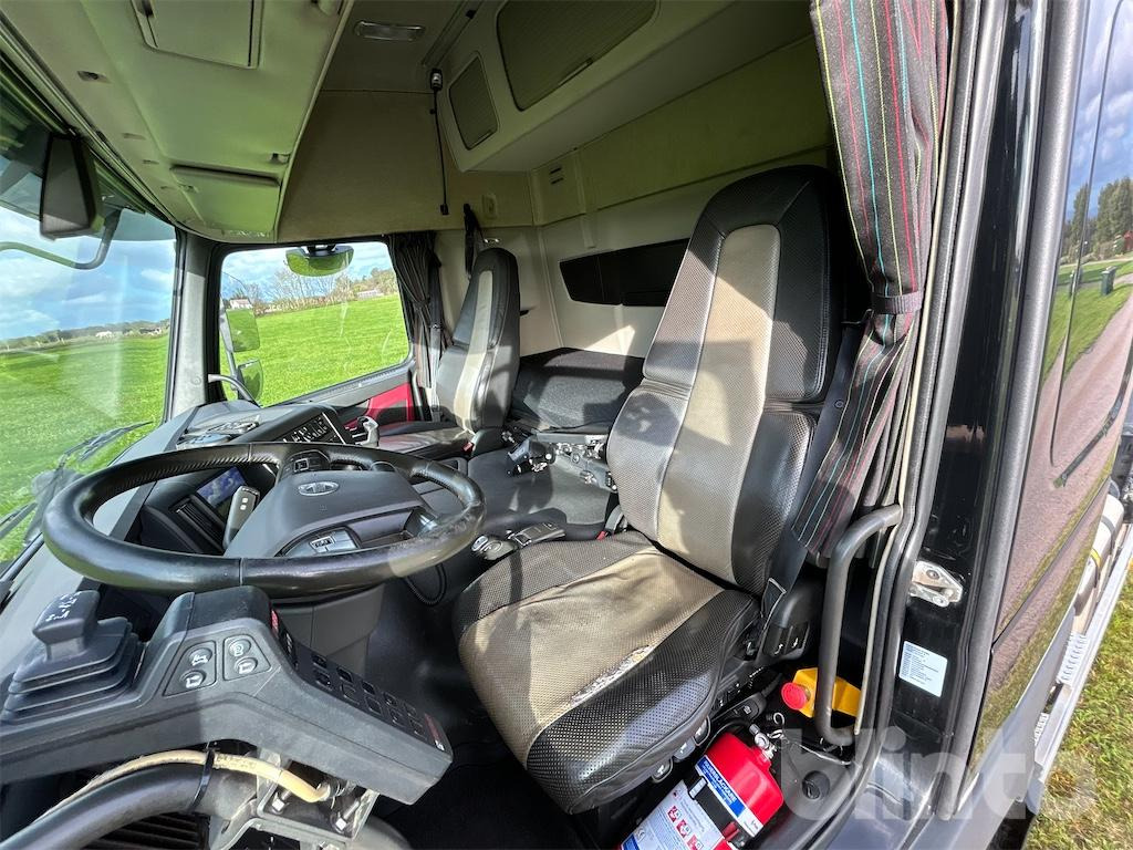 Volvo FMX460 6x2 HIAB Ultima 18T - Камион со кука за подигање: слика 4 Volvo FMX460 6x2 HIAB Ultima 18T - Камион со кука за подигање: слика 4