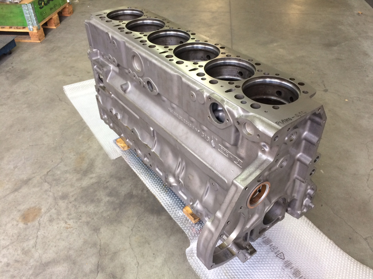 BASAMENTO MAN D2866 / D2876 / E2866 / E2876 - F2000 / BUS / INDUSTRIALI - Картер за Автобус: слика 1 BASAMENTO MAN D2866 / D2876 / E2866 / E2876 - F2000 / BUS / INDUSTRIALI - Картер за Автобус: слика 1