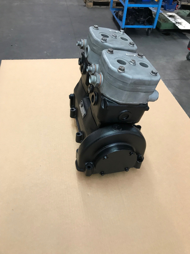 COMPRESSORE ARIA BICILINDRICO RAFFREDDATO AD ACQUA - MAN 51541007190 - Компресор за воздух: слика 2 COMPRESSORE ARIA BICILINDRICO RAFFREDDATO AD ACQUA - MAN 51541007190 - Компресор за воздух: слика 2