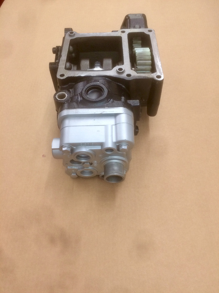 COMPRESSORE ARIA MONOCILINDRICO CON PRESA DI FORZA MAN / KNORR - Компресор за воздух: слика 5 COMPRESSORE ARIA MONOCILINDRICO CON PRESA DI FORZA MAN / KNORR - Компресор за воздух: слика 5