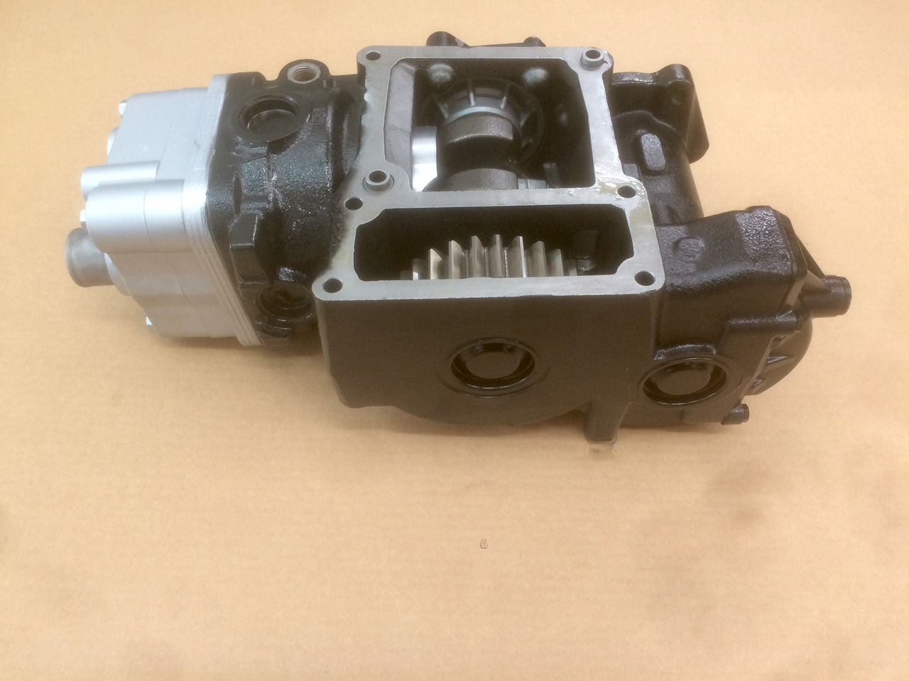 COMPRESSORE ARIA MONOCILINDRICO CON PRESA DI FORZA MAN / KNORR - Компресор за воздух: слика 2 COMPRESSORE ARIA MONOCILINDRICO CON PRESA DI FORZA MAN / KNORR - Компресор за воздух: слика 2