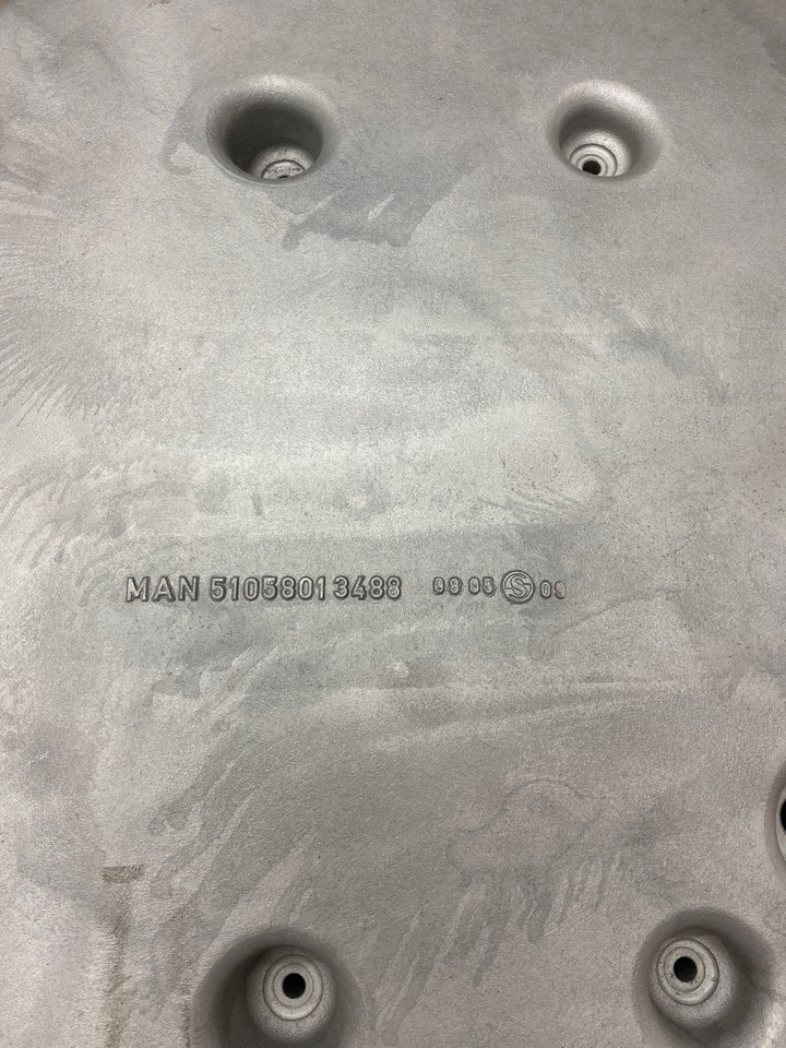 COPPA OLIO MOTORE BUS - 51058015764 - MAN D2066LOH26 - D2676LOH - Картер за масло за Автобус: слика 2 COPPA OLIO MOTORE BUS - 51058015764 - MAN D2066LOH26 - D2676LOH - Картер за масло за Автобус: слика 2
