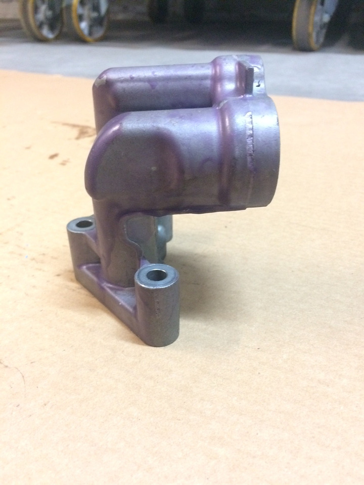 FLANGIA DI COLLEGAMENTO MODULO OLIO MAN 51054406000 - Мотор и делови за Камион: слика 3 FLANGIA DI COLLEGAMENTO MODULO OLIO MAN 51054406000 - Мотор и делови за Камион: слика 3