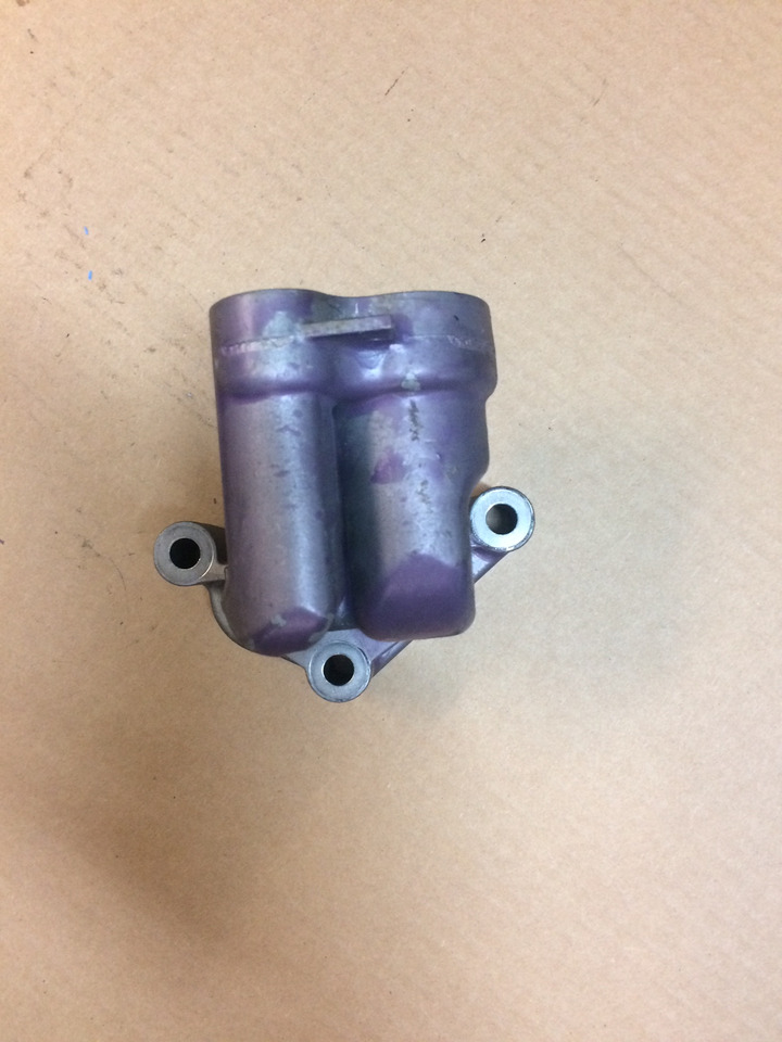 FLANGIA DI COLLEGAMENTO MODULO OLIO MAN 51054406000 - Мотор и делови за Камион: слика 2 FLANGIA DI COLLEGAMENTO MODULO OLIO MAN 51054406000 - Мотор и делови за Камион: слика 2