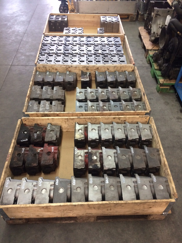 TESTATA MOTORE MAN D2865 / D2866 2V / D2876 2V / D2848 2V / D2840 2V / D2842 2V - Глава на цилиндар: слика 4 TESTATA MOTORE MAN D2865 / D2866 2V / D2876 2V / D2848 2V / D2840 2V / D2842 2V - Глава на цилиндар: слика 4