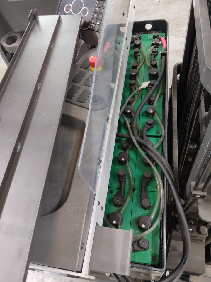 UniCarriers ULS140DTFVXE675 - Вилушкар со подигнување: слика 4 UniCarriers ULS140DTFVXE675 - Вилушкар со подигнување: слика 4