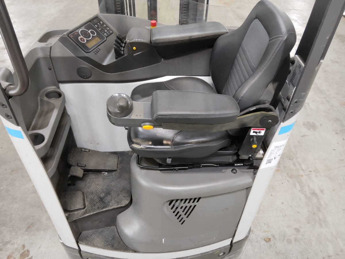 UniCarriers ULS140DTFVXE675 - Вилушкар со подигнување: слика 3 UniCarriers ULS140DTFVXE675 - Вилушкар со подигнување: слика 3