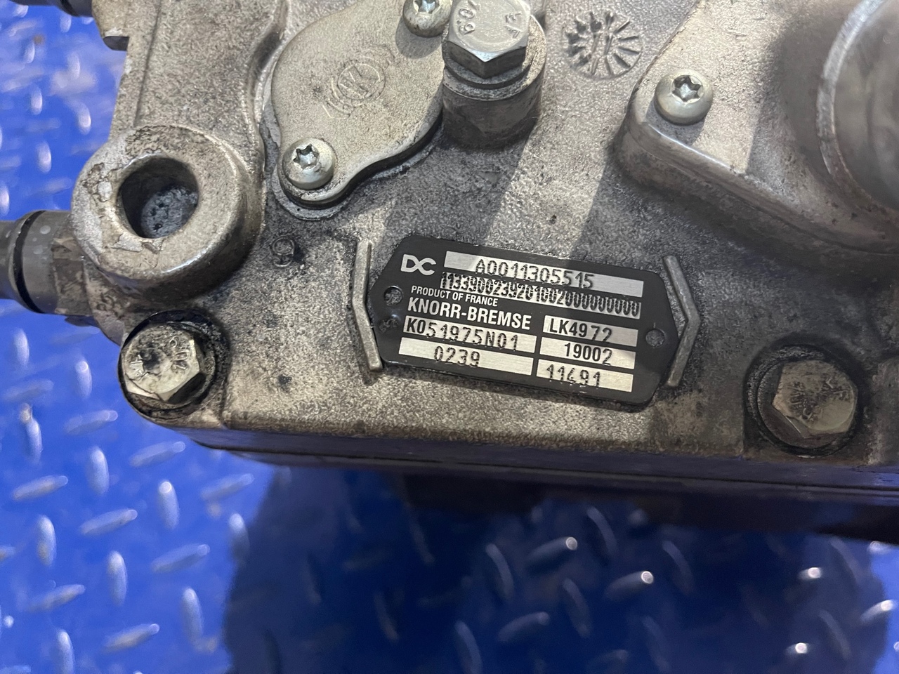 KNORR-BREMSE Mercedes Actros A0011305515 - Компресор на воздушна кочница за Камион: слика 4 KNORR-BREMSE Mercedes Actros A0011305515 - Компресор на воздушна кочница за Камион: слика 4