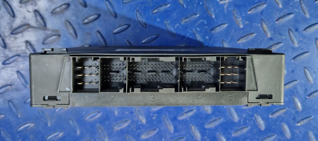 MERCEDES-BENZ Control Device Actros Mp4 CPC3 A0044464702 - Резервни делови за Друга машина: слика 2 MERCEDES-BENZ Control Device Actros Mp4 CPC3 A0044464702 - Резервни делови за Друга машина: слика 2