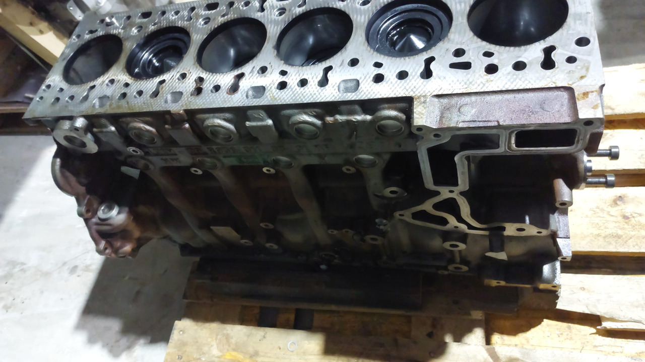 Mercedes Citaro M 936 G natural-gas engine CNG - Резервни делови за Автобус: слика 4 Mercedes Citaro M 936 G natural-gas engine CNG - Резервни делови за Автобус: слика 4