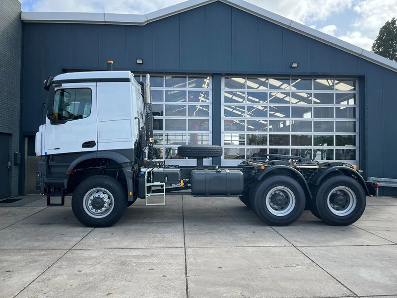 Mercedes-Benz Arocs 4058 AS 6x6 Tractor Head 180T Push Pull EURO-5 - Камион влекач: слика 2 Mercedes-Benz Arocs 4058 AS 6x6 Tractor Head 180T Push Pull EURO-5 - Камион влекач: слика 2