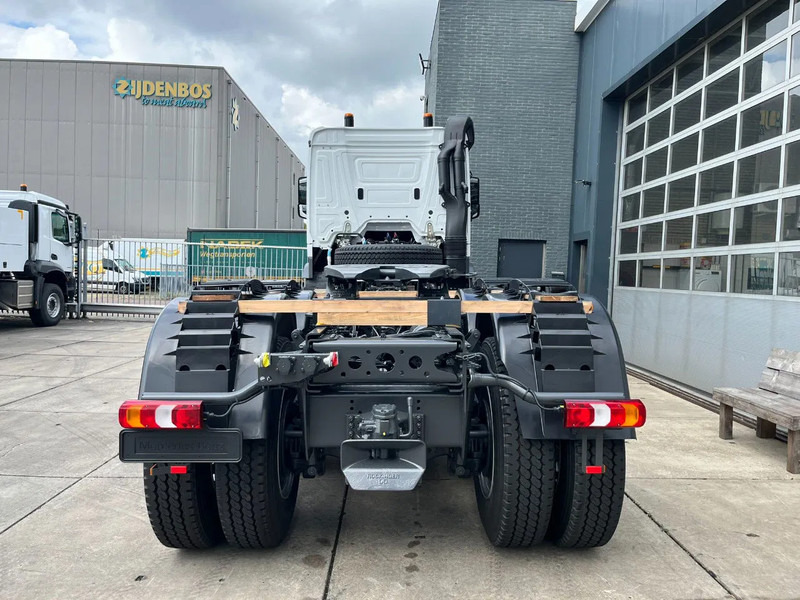 Mercedes-Benz Arocs 4058 AS 6x6 Tractor Head 180T Push Pull (Pre order) - Камион влекач: слика 4 Mercedes-Benz Arocs 4058 AS 6x6 Tractor Head 180T Push Pull (Pre order) - Камион влекач: слика 4