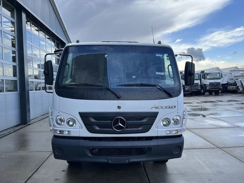 Mercedes-Benz Accelo 815 4x2 Garbage Compactor (2 units) Accelo 815 4x2 Garbage Compactor (2 units) - Камион за ѓубре: слика 4 Mercedes-Benz Accelo 815 4x2 Garbage Compactor (2 units) Accelo 815 4x2 Garbage Compactor (2 units) - Камион за ѓубре: слика 4