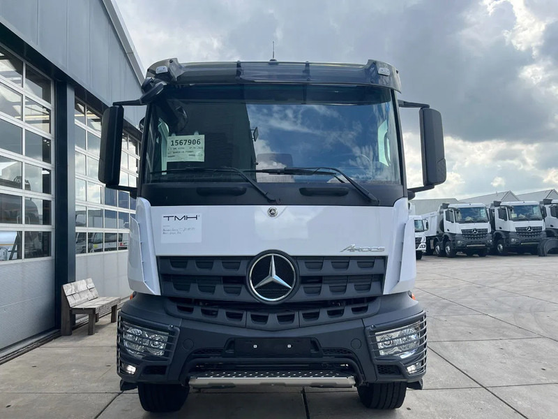 Mercedes-Benz Arocs 3340 6x4 Water Tank Truck - Камион цистерна: слика 5 Mercedes-Benz Arocs 3340 6x4 Water Tank Truck - Камион цистерна: слика 5