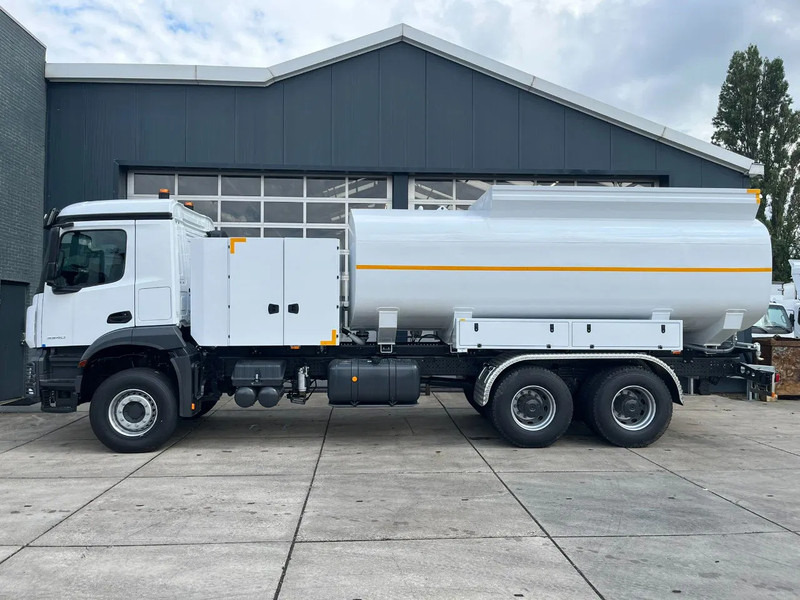 Mercedes-Benz Arocs 3340 6x6 Water Tank Truck - Камион цистерна: слика 2 Mercedes-Benz Arocs 3340 6x6 Water Tank Truck - Камион цистерна: слика 2