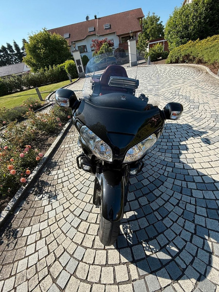 Honda GL1800 SC47*Krossline*Audio*Wilbers*SR Racing - Мотоцикл: слика 2 Honda GL1800 SC47*Krossline*Audio*Wilbers*SR Racing - Мотоцикл: слика 2