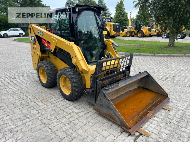 Cat 226D - Компактен натоварувач: слика 1 Cat 226D - Компактен натоварувач: слика 1