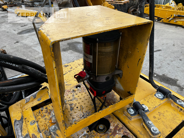 Машина за дупчење тунел Cat 328DTUNNEL: слика 36