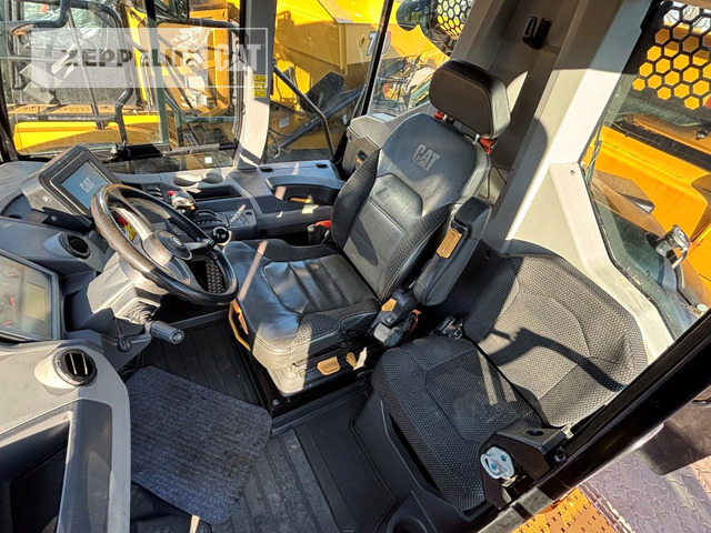 Зглобен истоварувач Cat 725-04A: слика 16