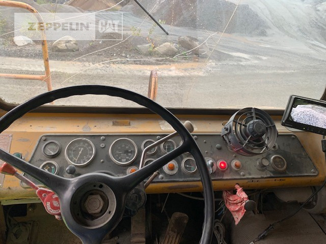 Голем истоварувач/ Камион за камења Cat 769: слика 13