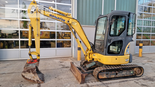 Мини багер Komatsu PC30MR-2: слика 1