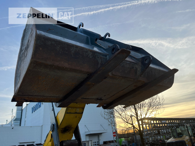 Натоварувач на тркала Kramer 5035: слика 20