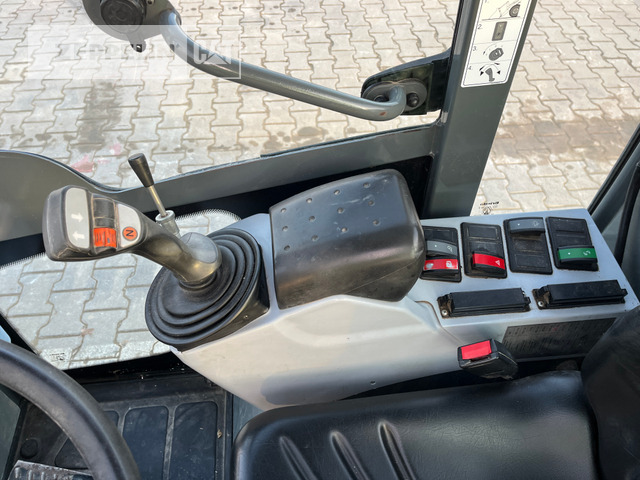 Натоварувач на тркала Kramer 5035: слика 14