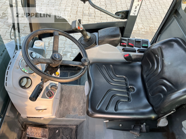 Натоварувач на тркала Kramer 5035: слика 13