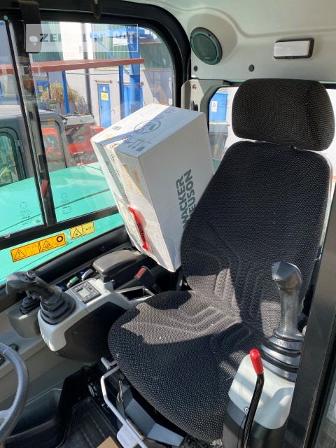 Багер на тркала Zeppelin ZM110: слика 12