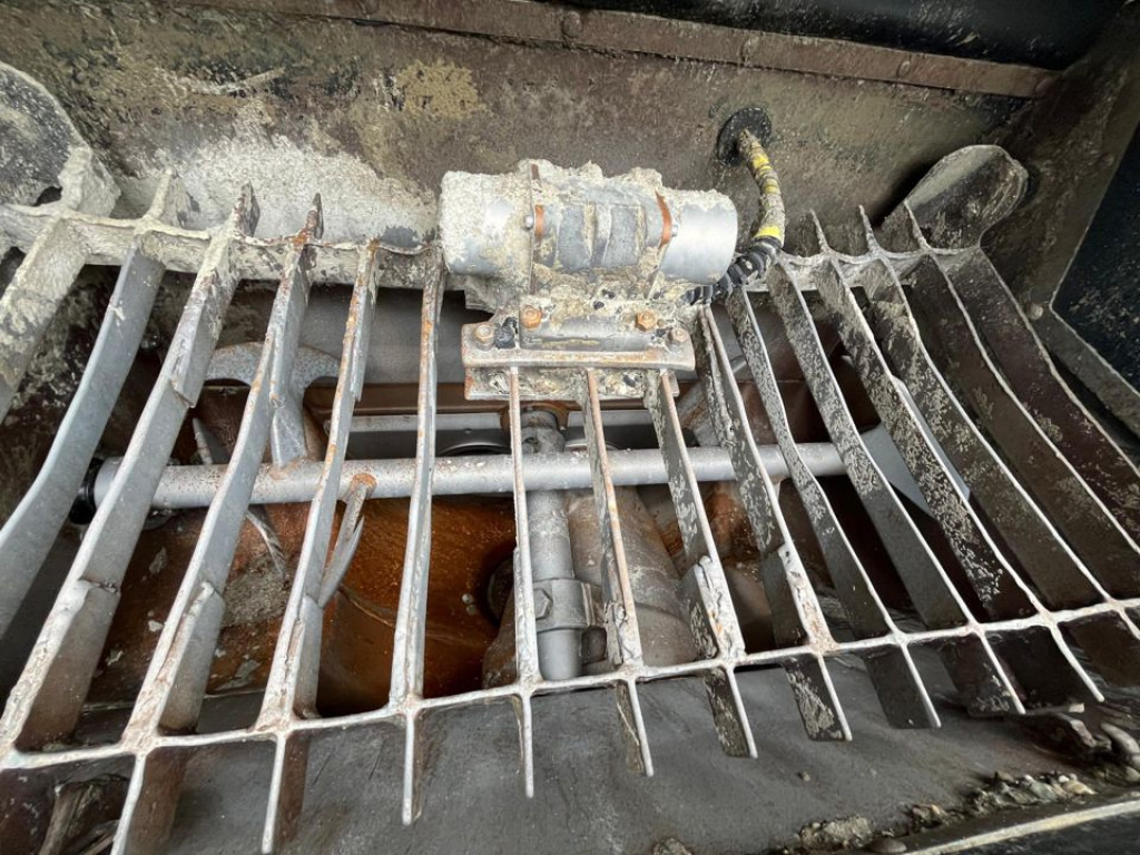 MERCEDES-BENZ Actros 2632 6x4 Betonpumpe Schwing 24m - Камион со бетонска пумпа: слика 4 MERCEDES-BENZ Actros 2632 6x4 Betonpumpe Schwing 24m - Камион со бетонска пумпа: слика 4