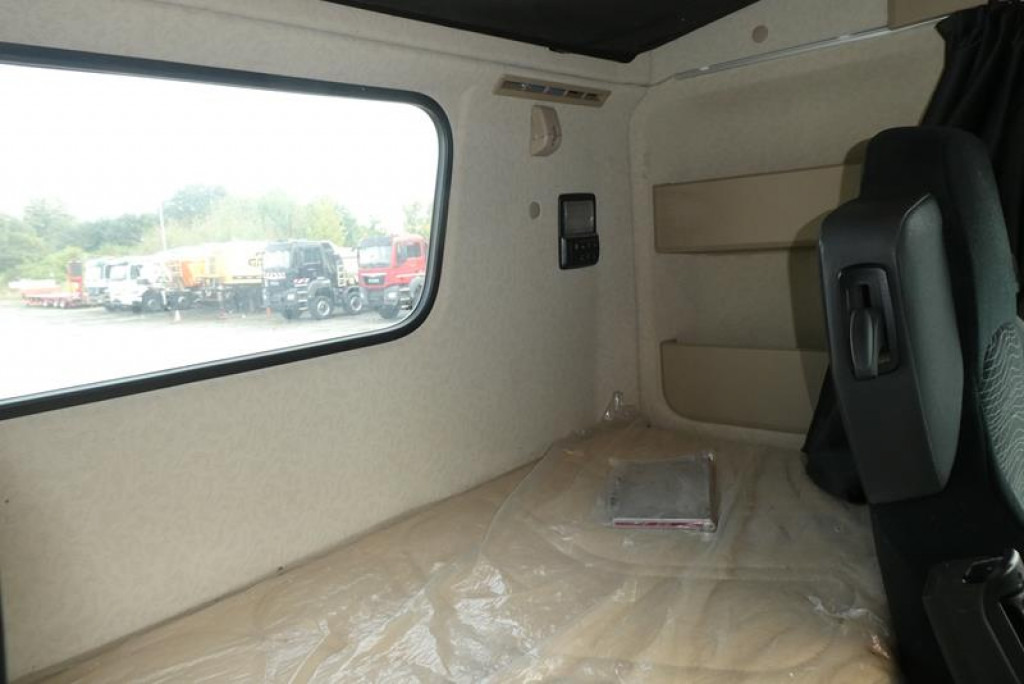 MERCEDES-BENZ Actros neu 2546 L 6x2 Abrollkipper Lenk-Lift Achse - Камион со кука за подигање: слика 3 MERCEDES-BENZ Actros neu 2546 L 6x2 Abrollkipper Lenk-Lift Achse - Камион со кука за подигање: слика 3