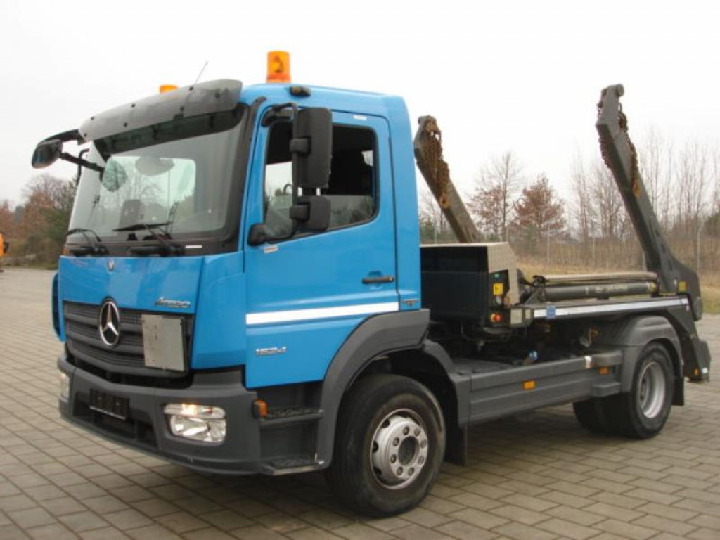 MERCEDES-BENZ Atego 1524 K Absetzkipper TOP +Funkfernbed. - Камион за подигање контејнери: слика 1 MERCEDES-BENZ Atego 1524 K Absetzkipper TOP +Funkfernbed. - Камион за подигање контејнери: слика 1