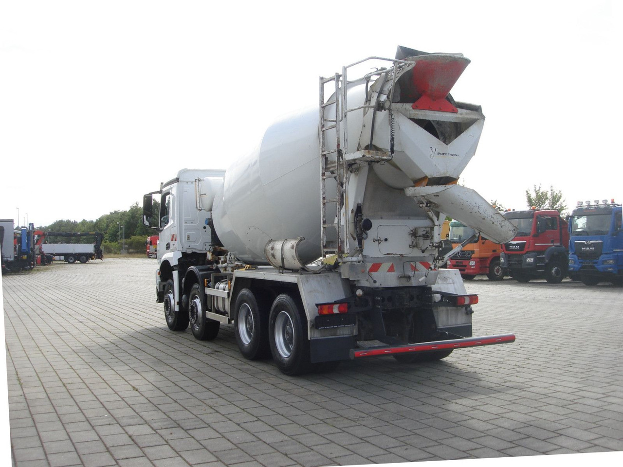 Mercedes-Benz Arocs 3240 B 8x4 - Камион миксер за бетон: слика 3 Mercedes-Benz Arocs 3240 B 8x4 - Камион миксер за бетон: слика 3