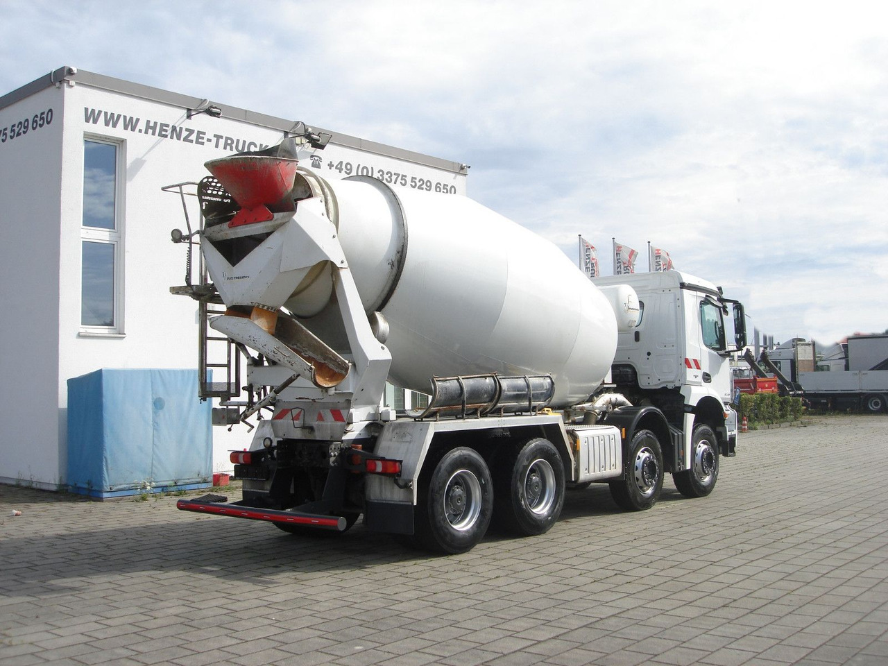 Mercedes-Benz Arocs 3240 B 8x4 - Камион миксер за бетон: слика 4 Mercedes-Benz Arocs 3240 B 8x4 - Камион миксер за бетон: слика 4