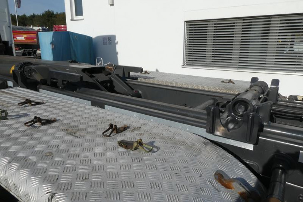 VOLVO (S) Truck FH 460 Abrollkipper Meiller 20.70, Funk - Камион со кука за подигање: слика 2 VOLVO (S) Truck FH 460 Abrollkipper Meiller 20.70, Funk - Камион со кука за подигање: слика 2