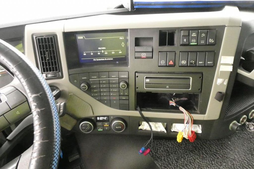 Лизинг на Volvo FM 420 6x2 Pritsche Heckkran 27m/t,Funk,Jib ,E6  Volvo FM 420 6x2 Pritsche Heckkran 27m/t,Funk,Jib ,E6: слика 15